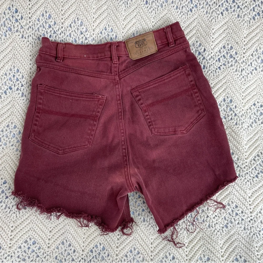 Vintage Shorts High Waisted Cut Off Mom Jean Burgundy Fraying Distressed 90s Red - Picture 6 of 6